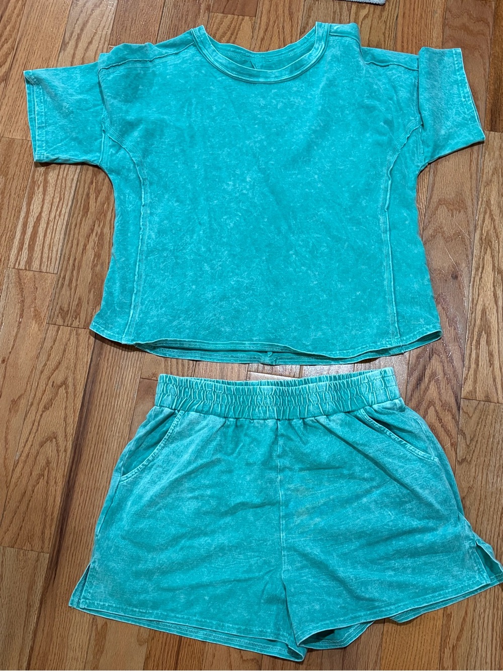 Zenana Outfitters women’s green Short Sleeve Top & Elastic Waist Shorts Set